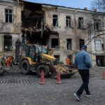 Ataques retaliatórios na Rússia e na Ucrânia cortam o poder de mais de meio milhão