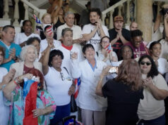 Ativistas porto-riquenhos levam remédios para Havana apesar do bloqueio dos EUA Ativistas porto-riquenhos levam remédios para Havana apesar do bloqueio dos EUA