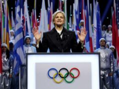 Atletas transexuais banidas das Olimpíadas pela nova política do COI sobre elegibilidade feminina A presidente do COI, Kirsty Coventry, fala na cerimônia de abertura dos Jogos Olímpicos de Inverno de 2026.