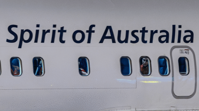 O secretário de Defesa dos EUA, Pete Hegseth, fala à mídia em 4 de março.