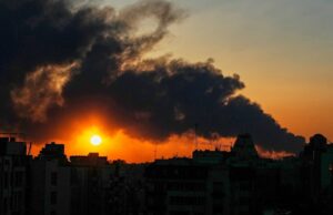 Atualizações ao vivo da guerra EUA-Irã: ativos dos EUA no Golfo visados; Chalmers alerta para um impacto económico substancial; Filho de Khamenei é cotado para ser o próximo líder supremo Atualizações ao vivo da guerra EUA-Irã: ativos dos EUA no Golfo visados; Chalmers alerta para um impacto económico substancial; Filho de Khamenei é cotado para ser o próximo líder supremo