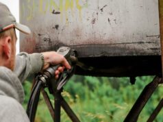 Austrália: reservas de combustível expostas, maioritariamente detidas em mãos privadas ou no estrangeiro Austrália: reservas de combustível expostas, maioritariamente detidas em mãos privadas ou no estrangeiro