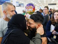 Australianos presos chegam em casa após jogo de espera ‘traumático’ na zona de guerra do Oriente Médio Daniel Lo Surdo