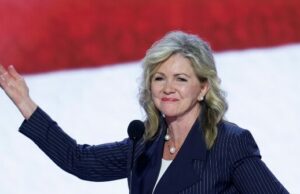 Autor de ‘CODE RED’ diz à Fox News: Google Gemini AI afirma que republicanos como Marsha Blackburn e Tom Cotton se envolvem em discurso de ódio Capa vermelha do código Wynton Hall