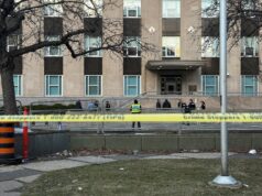 Autoridades canadenses investigam tiros no consulado dos EUA em Toronto Autoridades canadenses investigam tiros no consulado dos EUA em Toronto