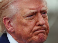 Autoridades de Trump supostamente promovem acordo de paz com o Irã que parece muito familiar Desenho animado de Mike Luckovich