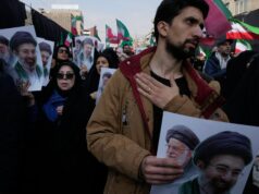 Autoridades do Irã alertam contra protestos enquanto Israel ameaça forças Basij Autoridades do Irã alertam contra protestos enquanto Israel ameaça forças Basij