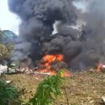 A aeronave, um Hércules C-130 usado para transporte de tropas, caiu perto da cidade de Puerto Leguizamo, na província de Putumayo. Crédito: X/@ELTIEMPO