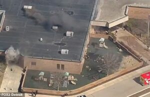 Ayman Mohamad Ghazali identificado como suspeito do ataque à sinagoga em Michigan Ayman Mohamad Ghazali é acusado de bater seu veículo no Templo Israel em Michigan