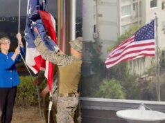 Bandeira americana hasteada e voa sobre o prédio da Embaixada dos EUA na Venezuela pela primeira vez em 7 anos Bandeira americana hasteada e voa sobre o prédio da Embaixada dos EUA na Venezuela pela primeira vez em 7 anos