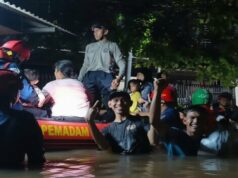 Banjir Rendam 8 RW de Ciracas Jaktim, Ketinggian Capai 1.7 metros Banjir Rendam 8 RW de Ciracas Jaktim, Ketinggian Capai 1.7 metros