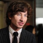 Barry Keoghan diz que “abriu todos os meus dedos” filmando Pigsty Fight no filme ‘Peaky Blinders’