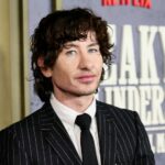 Barry Keoghan diz que o ‘abuso de minha aparência’ on-line é tão ruim que ele não quer mais ‘sair de casa’: ‘está se tornando um problema’