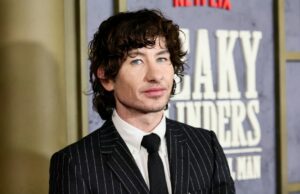 Barry Keoghan diz que o ‘abuso de minha aparência’ on-line é tão ruim que ele não quer mais ‘sair de casa’: ‘está se tornando um problema’ Barry Keoghan diz que o ‘abuso de minha aparência’ on-line é tão ruim que ele não quer mais ‘sair de casa’: ‘está se tornando um problema’