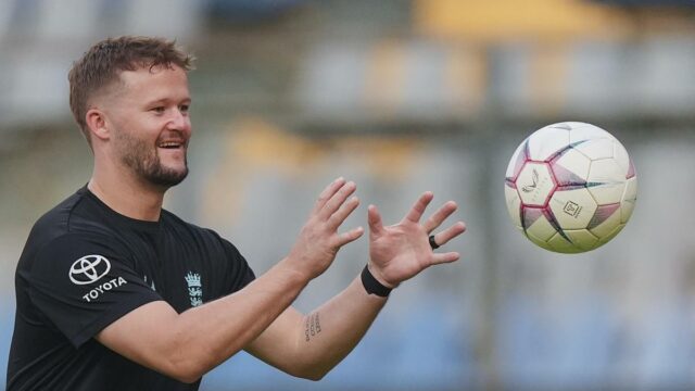 Ben Duckett desiste do IPL 2026 e pede desculpas ao Delhi Capitals
