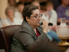 Bibliotecário do Tennessee demitido por se recusar a transferir mais de 100 livros da seção infantil para a seção adulta Yahoo news home