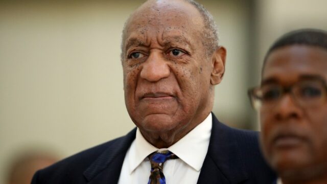 Bill Cosby foi atingido com veredicto de US$ 19 milhões em caso de agressão sexual em 1972

