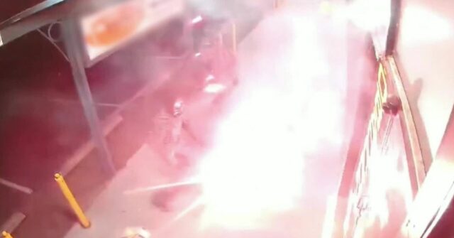 Ataque incendiário de Mackay em tabacaria 