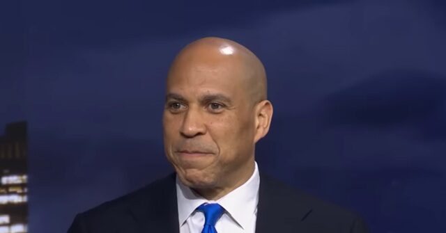 Booker: Queremos que o ICE não seja financiado até que Booker: Queremos que o ICE não seja financiado até que haja reformas, 'se houver'