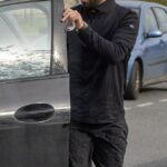 Bradley Dack apareceu com uma figura sombria ao ser flagrado deixando o treinamento em Gillingham, Kent, na segunda-feira