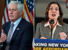 Bruce Blakeman, do Partido Republicano, dá a Hochul uma brutal verificação da realidade sobre seu apelo para que os ricos retornem a Nova York Bruce Blakeman, executivo do condado, em uma jaqueta azul com