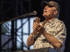 Bruce Johnston deixa os Beach Boys após 60 anos Bruce Johnston deixa os Beach Boys após 60 anos
