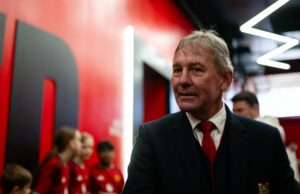Bryan Robson nomeia o melhor jogador com quem já trabalhou no Man Utd Bryan Robson escolhe a única estrela atual do Man Utd com quem ele adoraria jogar, não Bruno Fernandes