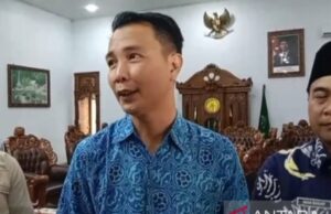 Bupati Rejang Lebong Diduga Terima Suap Proyek Buat THR ke Warganya Bupati Rejang Lebong Diduga Terima Suap Proyek Buat THR ke Warganya
