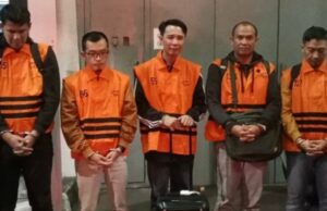 Bupati Rejang Lebong Terima Uang Suap Hampir Rp 1 Miliar Selama Ramadhan Bupati Rejang Lebong Terima Uang Suap Hampir Rp 1 Miliar Selama Ramadhan