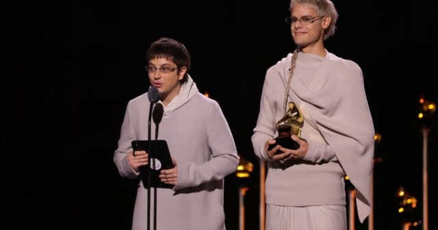 Ca7riel e Paco Amoroso buscam renovação no último LP 'Free Spirits'
