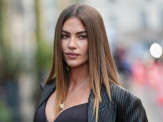 Cabelo seco? Mais de 12 mil compradores afirmam que este tratamento deixa o cabelo ‘liso como vidro’ Demi Lovato