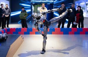 Cães-robôs e bartenders humanóides: em Pequim, o futuro é agora Lisa Visentin