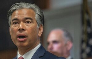 Califórnia, Nova York e mais 6 estados apresentam moção de emergência para interromper a fusão Nexstar-Tegna Perry Sook