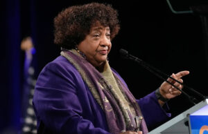 Califórnia inicia investigação após vídeo mostrar coletores de petições oferecendo dinheiro em troca de assinaturas Yahoo news home