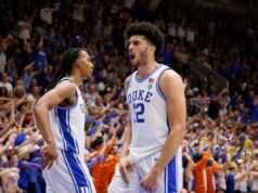 Cam Boozer lidera a ascensão de Duke no segundo tempo para o melhor UNC na revanche de rivalidade Cameron Boozer e Maliq Brown, do Duke, reagem após uma jogada durante um jogo de basquete contra a Carolina do Norte.