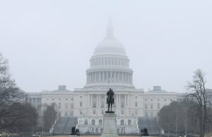 Câmara dos EUA rejeita por estreita resolução para acabar com a guerra de Trump no Irão Câmara dos EUA rejeita por estreita resolução para acabar com a guerra de Trump no Irão