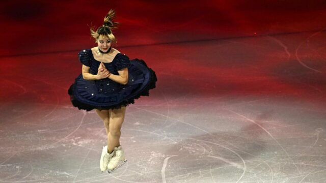 Campeã olímpica Alysa Liu desiste de campeonatos mundiais de patinação artística
