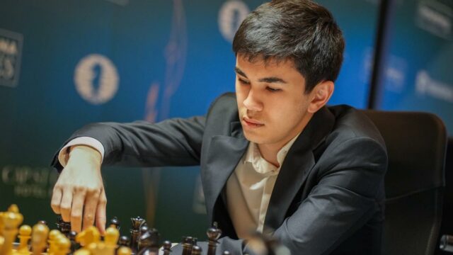 Candidatos FIDE 2026, Rodada 3: Sindarov vence Praggnanandhaa para assumir a liderança conjunta com Caruana, enquanto Vaishali e Divya empatam.
