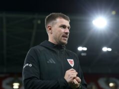 Capitão do País de Gales, Ramsey, está fora da seleção para a repescagem da Copa do Mundo Capitão do País de Gales, Ramsey, está fora da seleção para a repescagem da Copa do Mundo
