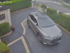 Carro da polícia desvia para casa no oeste de Sydney pela segunda vez em dois anos Carro da polícia desvia para casa no oeste de Sydney pela segunda vez em dois anos