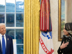 Casa Branca afirma que o presidente Trump tem total confiança em Tulsi Gabbard Casa Branca afirma que o presidente Trump tem total confiança em Tulsi Gabbard