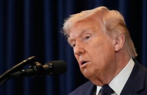 Casa Branca diz aos republicanos para evitarem conversas sobre deportação em massa antes das eleições intercalares Trump fez forte campanha com promessas de deportar milhões de migrantes indocumentados.