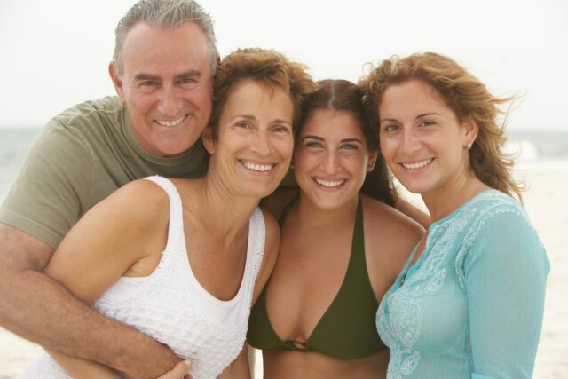 Uma família na praia