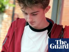 Centenas de adolescentes do Reino Unido testarão proibições e restrições de mídia social Centenas de adolescentes do Reino Unido testarão proibições e restrições de mídia social