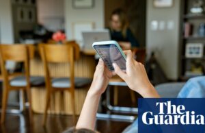 Centenas de adolescentes do Reino Unido testarão restrições de mídia social de seis semanas para um estudo importante Centenas de adolescentes do Reino Unido testarão restrições de mídia social de seis semanas para um estudo importante