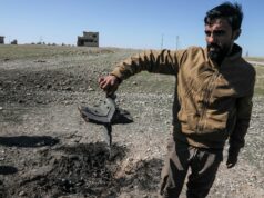 Centenas de drones têm como alvo Kuwait, Iraque, Arábia Saudita e Emirados Árabes Unidos em meio à guerra com o Irã Centenas de drones têm como alvo Kuwait, Iraque, Arábia Saudita e Emirados Árabes Unidos em meio à guerra com o Irã