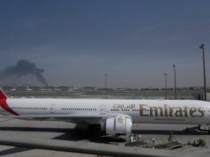 Centenas de milhares de pessoas presas enquanto aviões param e aeroportos fecham Centenas de milhares de pessoas presas enquanto aviões param e aeroportos fecham