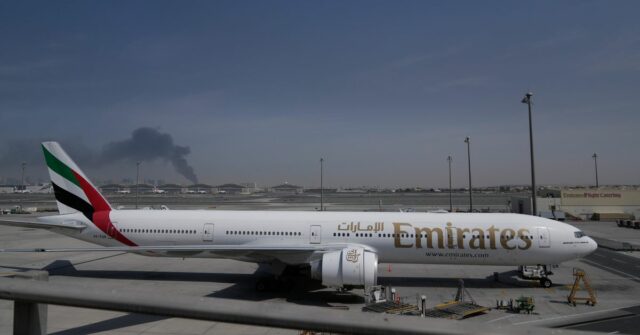 Centenas de milhares de pessoas presas enquanto aviões param e aeroportos fecham
