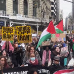 Centenas de pessoas marcham em Nova York condenando os ataques EUA-Israelenses ao Irã