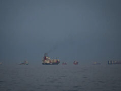 Cerca de 90 navios atravessam o Estreito de Ormuz enquanto o Irão exporta milhões de barris de petróleo apesar da guerra Yahoo news home